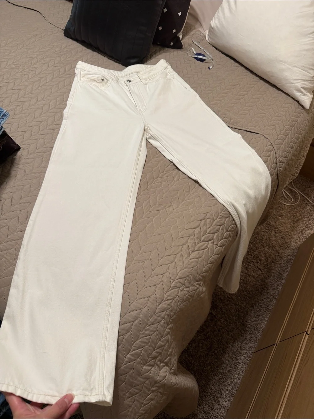 H&M BONE WHITE JEANS